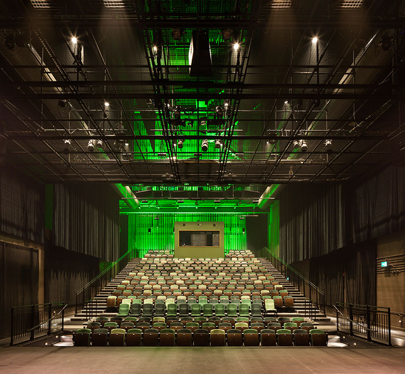 diamond schmitt architects splits 1900-seat theatre into two performance venues