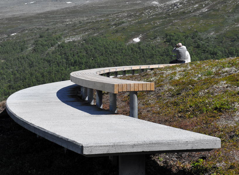 LJB arkitektur builds a 'floating' mountain path + oak bench at vedahaugane, norway - 1