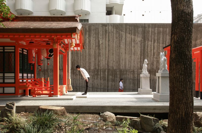 the takenaka group pay reverence to kobe's ikuta shrine with a minimal concrete treasure house