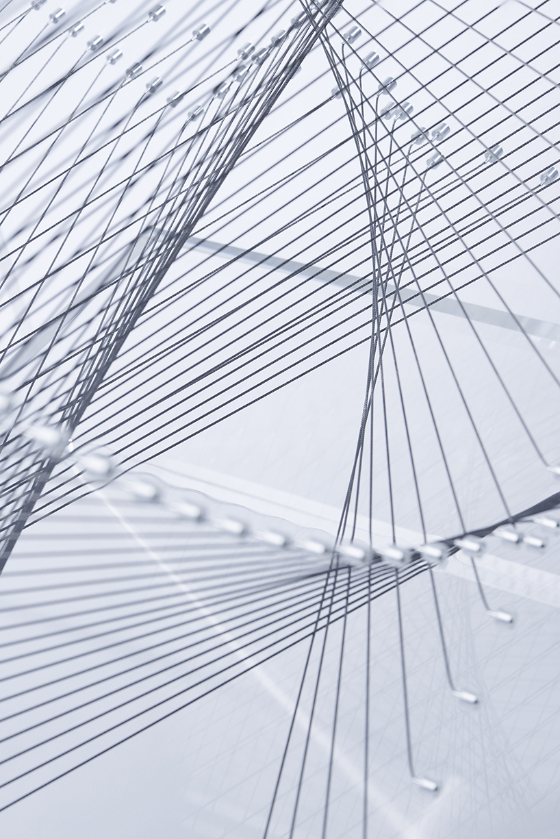 oniki layers 400 wires to create the CORD/CODE spatial installation in tokyo