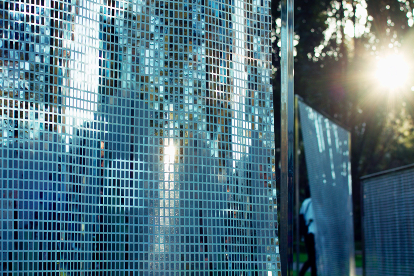 swell installation by we+ vizualizes the movement of wind and light