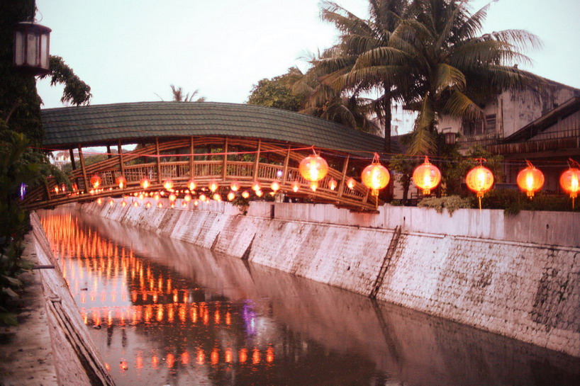 indonesian architects without borders bamboo bridge java designboom