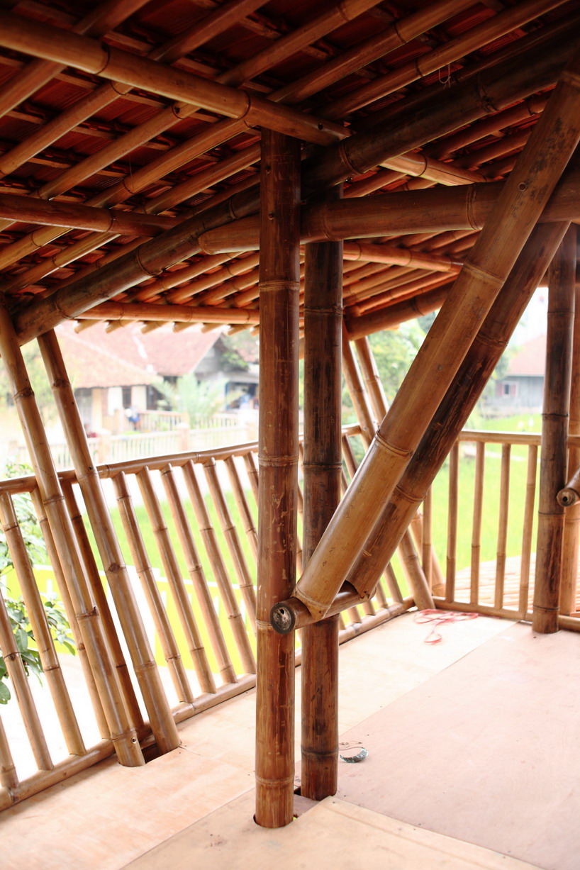 indonesian architects without borders build bamboo kindergarten on the ...