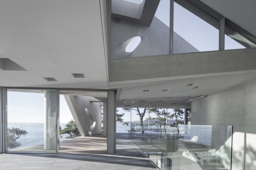 IDMM architects waveon café gijang korea designboom