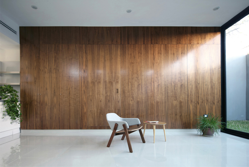 casas SP by S-AR + marisol gonzález is a monochromic complex of single-family houses