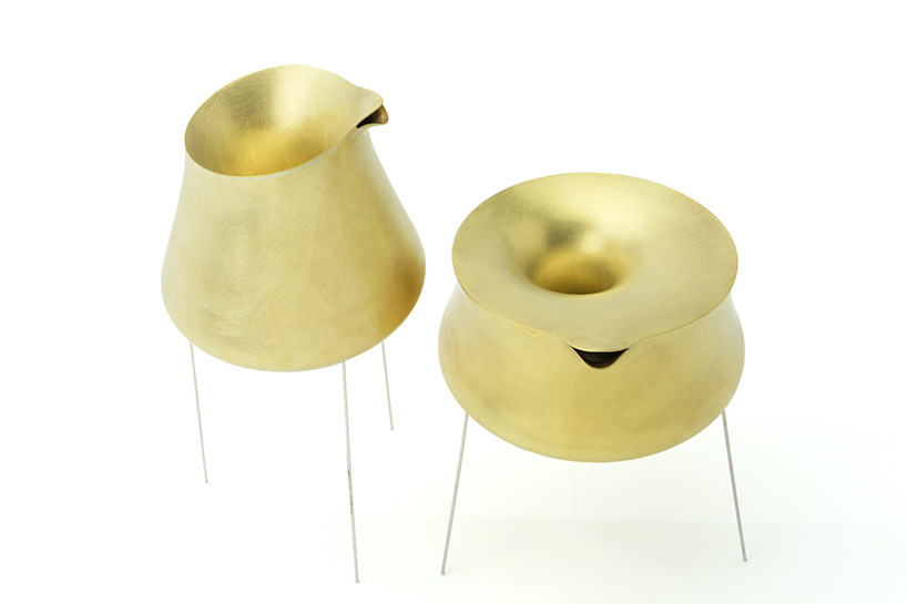 adi toch receptive vessels installation saatchi gallery designboom