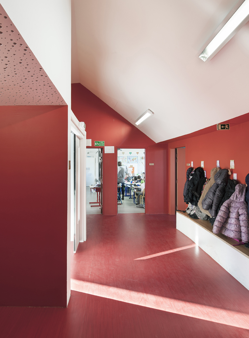 AAVP realizes educational centre with bold, archetypal volumes in france