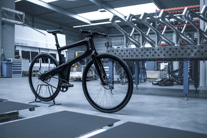 mokumono's locally-produced delta bike takes its cues from the automotive industry