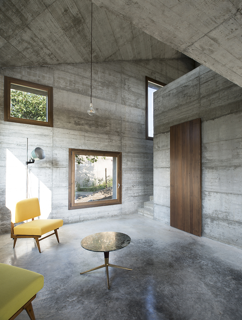 35a studio's house R evokes singularity in a small village of northern italy