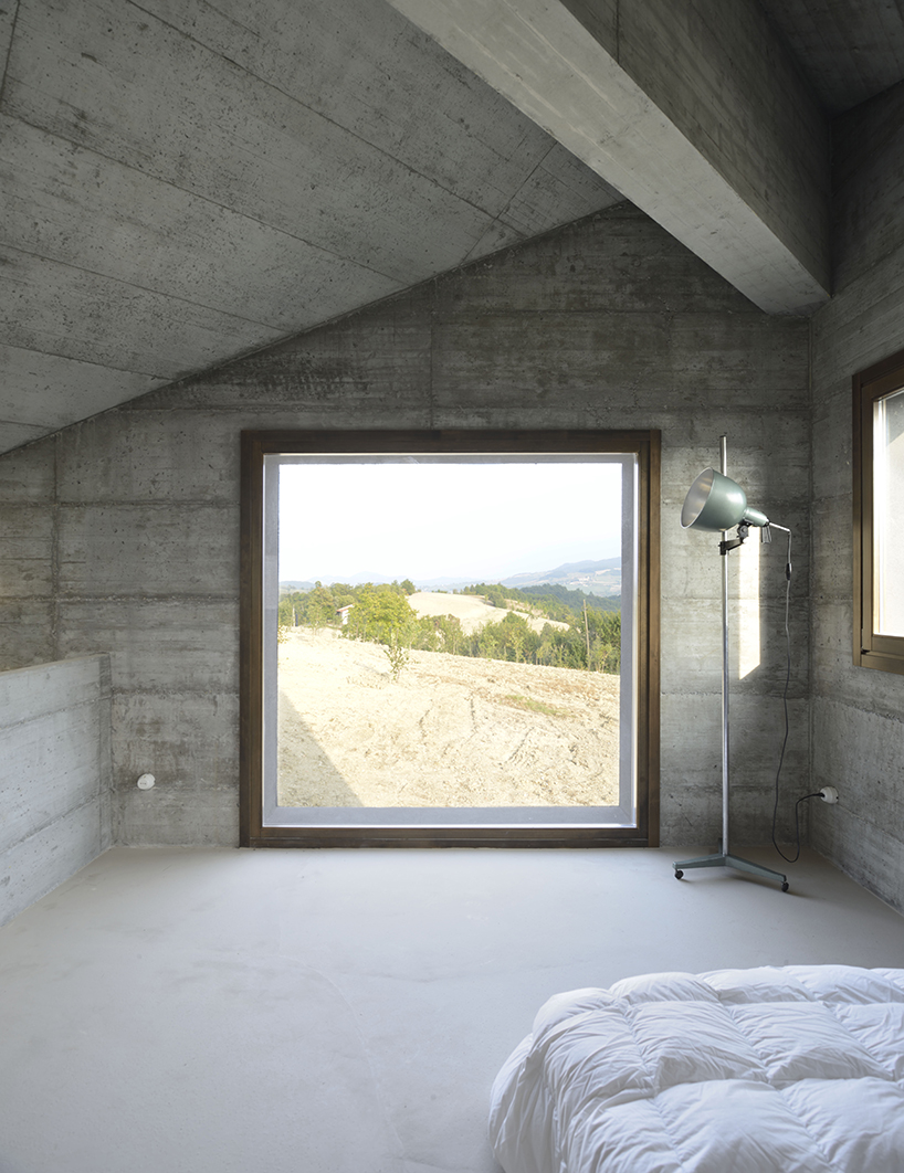 35a studio's house R evokes singularity in a small village of northern italy