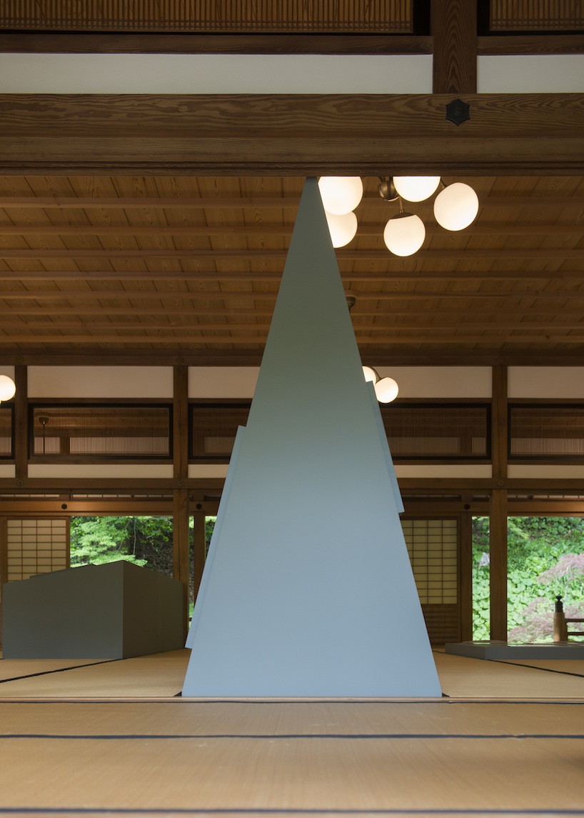 CASE-REAL designs a photo exhibition space in historical tatami room in fukuoka
