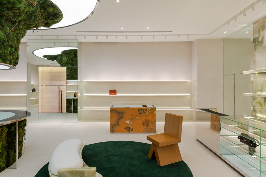 tree installation spacemen