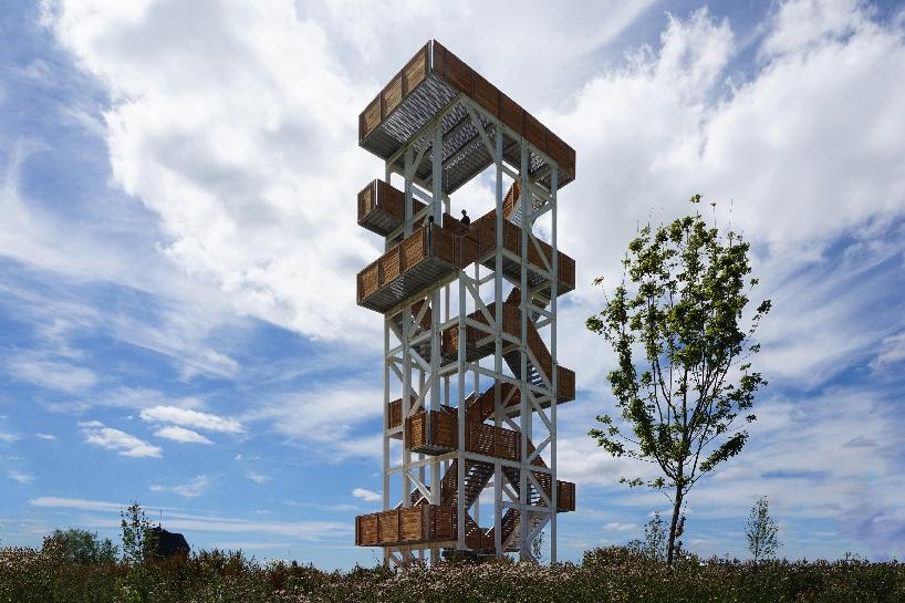 ateliereen architecten's viewing tower hoge bergse bos is a three-dimensional maze