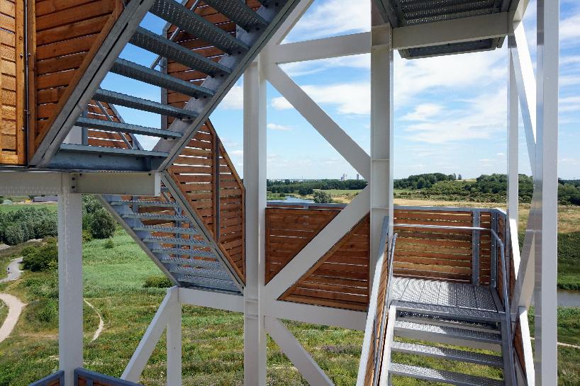 ateliereen architecten's viewing tower hoge bergse bos is a three-dimensional maze