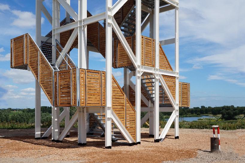 ateliereen architecten's viewing tower hoge bergse bos is a three-dimensional maze