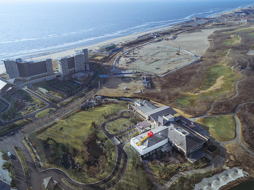 wutopia lab designs kids’ restaurant as a polycarbonate neverland in china