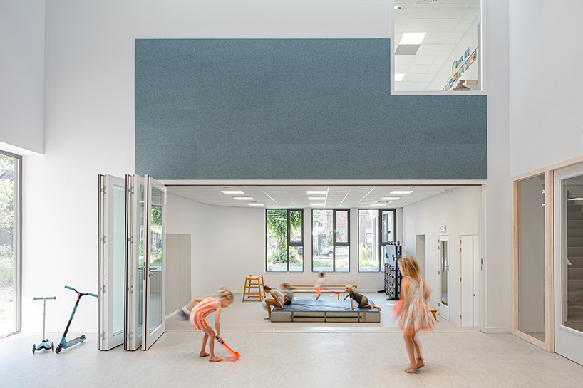 EVA architecten forms flowing curved shapes for primary school in utrecht