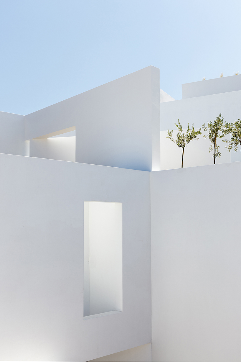 Kapsimalis Architects Adds A Summer Villa For Hotel In Santorini