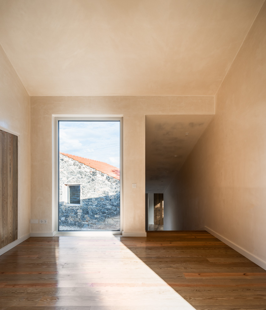 phyd-arquitectura-so-house-ruins-portugal-06-12-2019-designboom