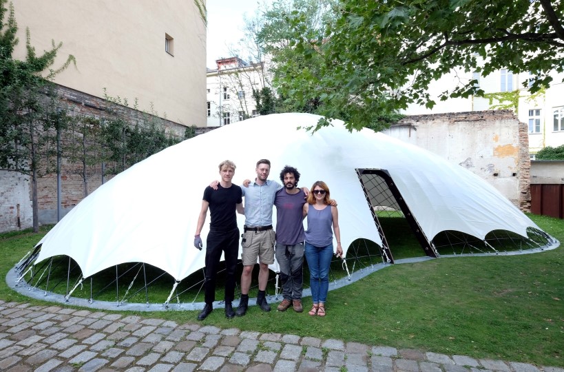gregory quinn designs an inflatable structure ideal for refugee or disaster stricken areas