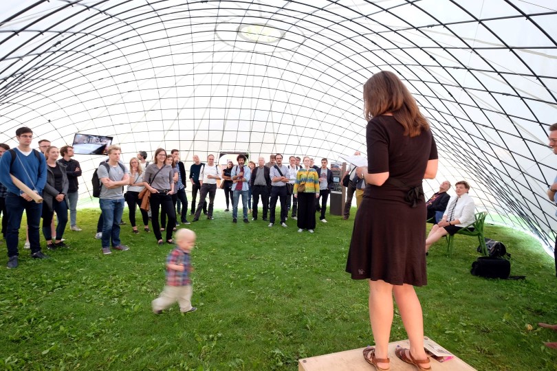 gregory quinn designs an inflatable structure ideal for refugee or disaster stricken areas
