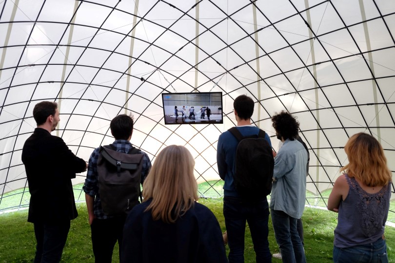 gregory quinn designs an inflatable structure ideal for refugee or disaster stricken areas