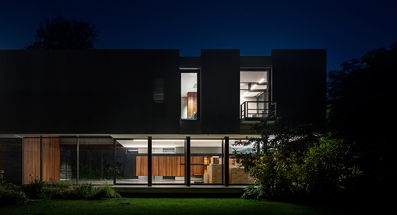 BERNARDI + PESCHARD / BLANCASMORAN design a family house in mexico city using natural stone and timber