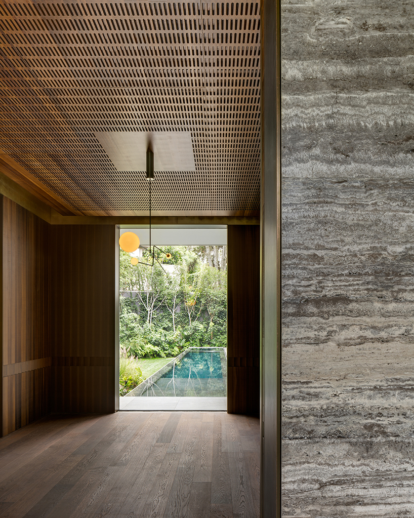 BERNARDI + PESCHARD / BLANCASMORAN design a family house in mexico city using natural stone and timber