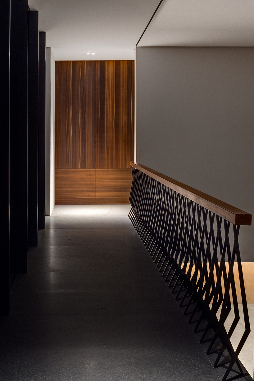 BERNARDI + PESCHARD / BLANCASMORAN design a family house in mexico city using natural stone and timber