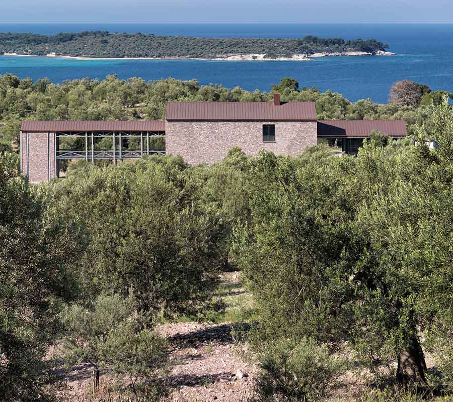 mimarlar ve han tümertekin's olive oil mill in turkey traverses from public to private