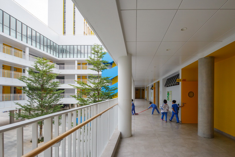 zhubo-aao and H design bring colorful outdoor learning to school in shenzhen designboom