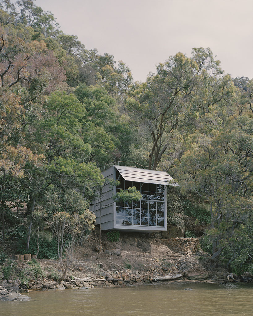 marramarra shack in marra marra creek berowra nsw australia by leopold banchini architects 1