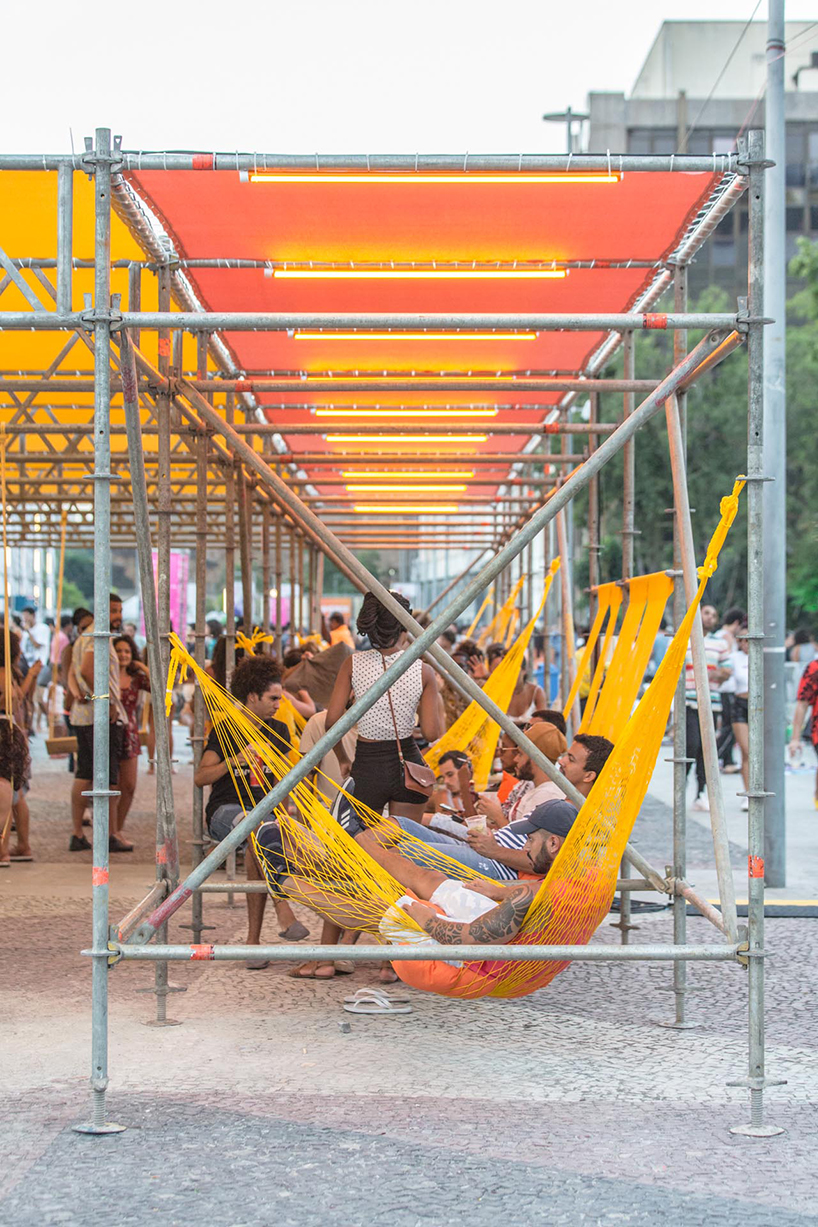 estúdio chão utilizes scaffolding to build temporary structures for festival in rio de janeiro designboom