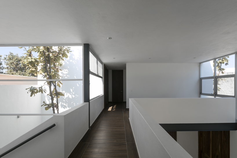 haro arquitectos builds casa aldebaran in mexico favoring the feeling of weightlessness