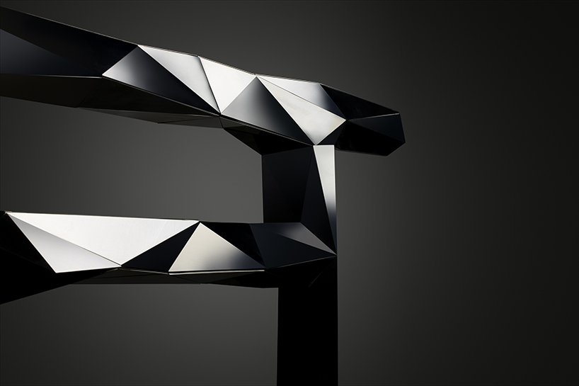 Fu Fu Fu erects politically charged torii in front of the offices of silicon valley giants