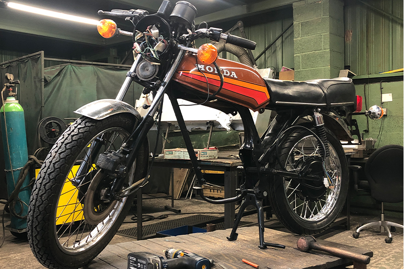 retrofitted honda motorcycle with 2000w electric hub motor 6