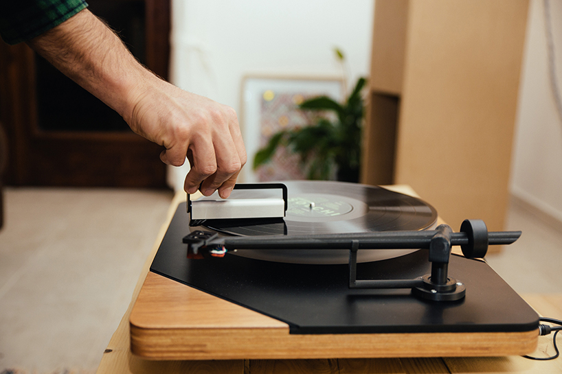 defoss combines classic components and modern technology for LOGIGRAM record player