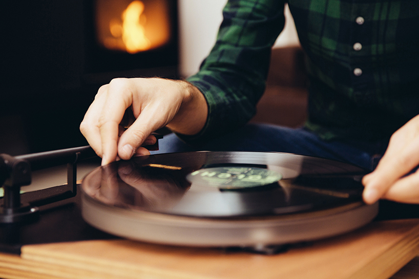 defoss combines classic components and modern technology for LOGIGRAM record player