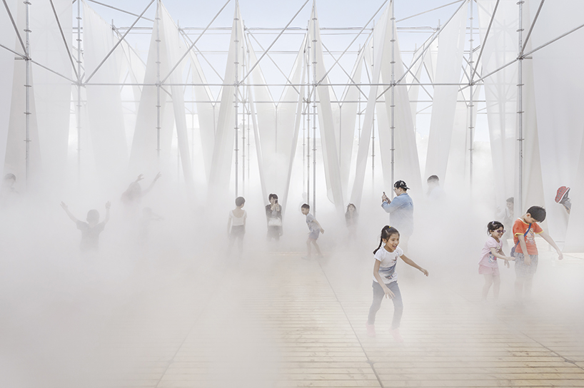 serendipity studio + KWA architects' 'mist encounter' changes depending on natural light and breeze
