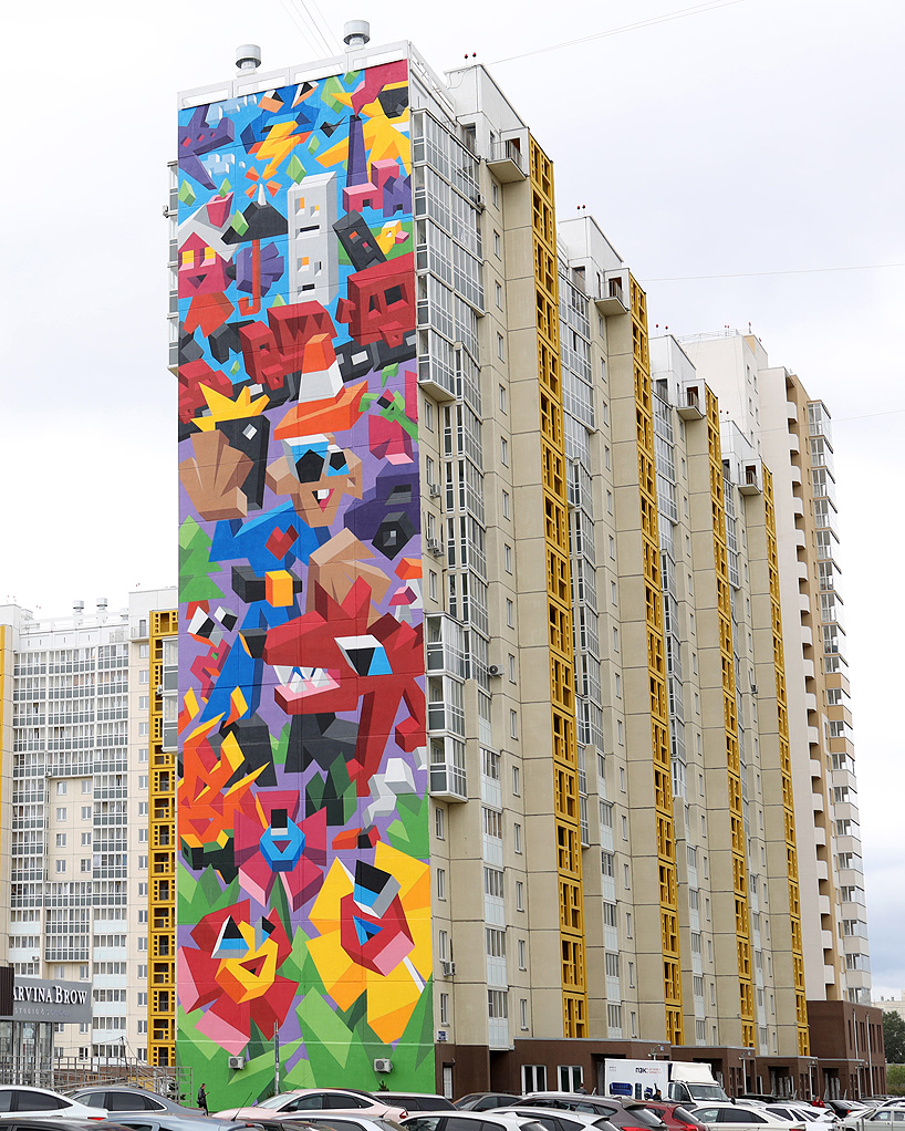vitaly tsarenkov spray paints an 18-story mural in chelyabinsk, russia designboom