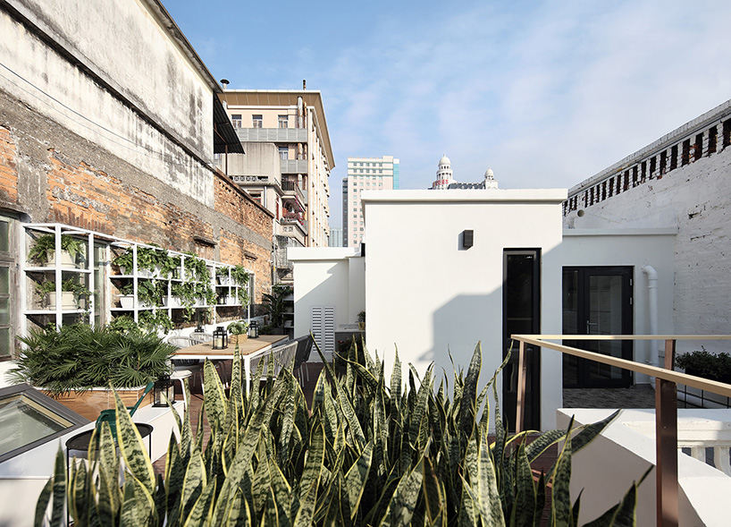 the new domestic landscape in guangzhou, china, through a private apartment by&nbsp;INSPIRATION GROUP