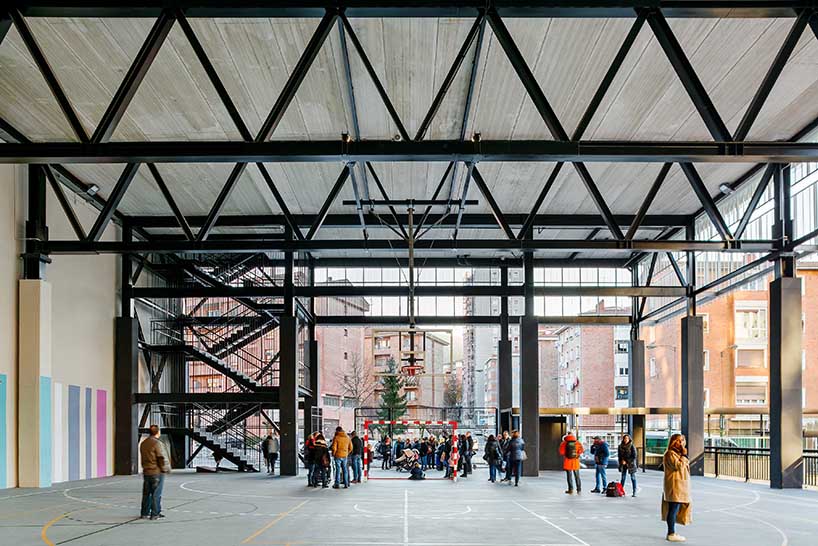 BAT uses a store's roof as a playground for urretxindorra school in bilbao