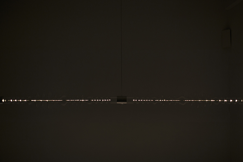 filamento, an over 1-meter long glass lighting sculpture designed by mayice designboom