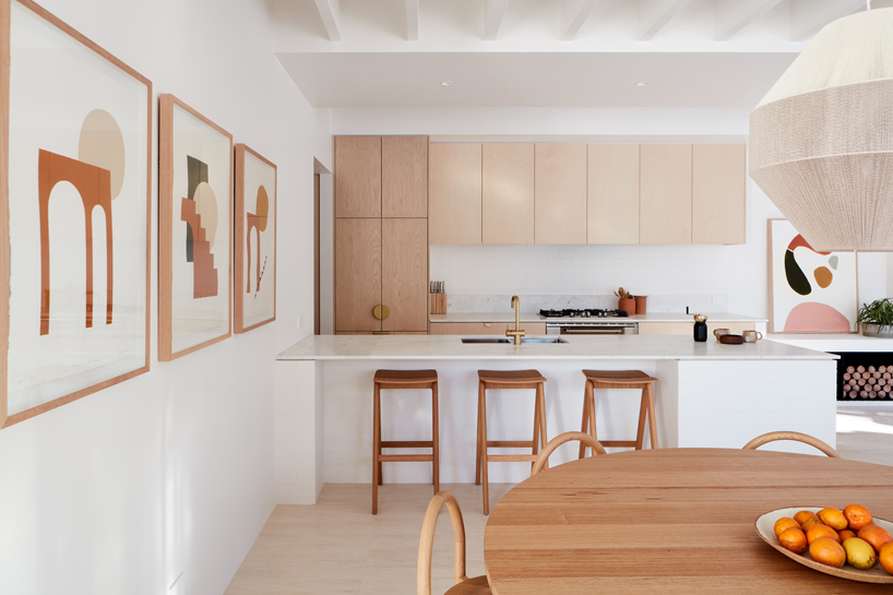 those architects links rooms and courtyards through breezway in 1980s bungalow renovation