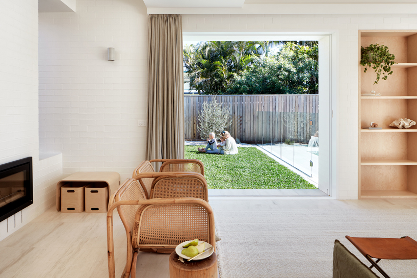 those architects links rooms and courtyards through breezway in 1980s bungalow renovation