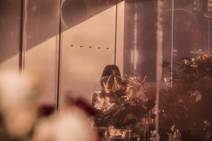 0321 studio conceals restaurant behind flower shop in dongguan, china