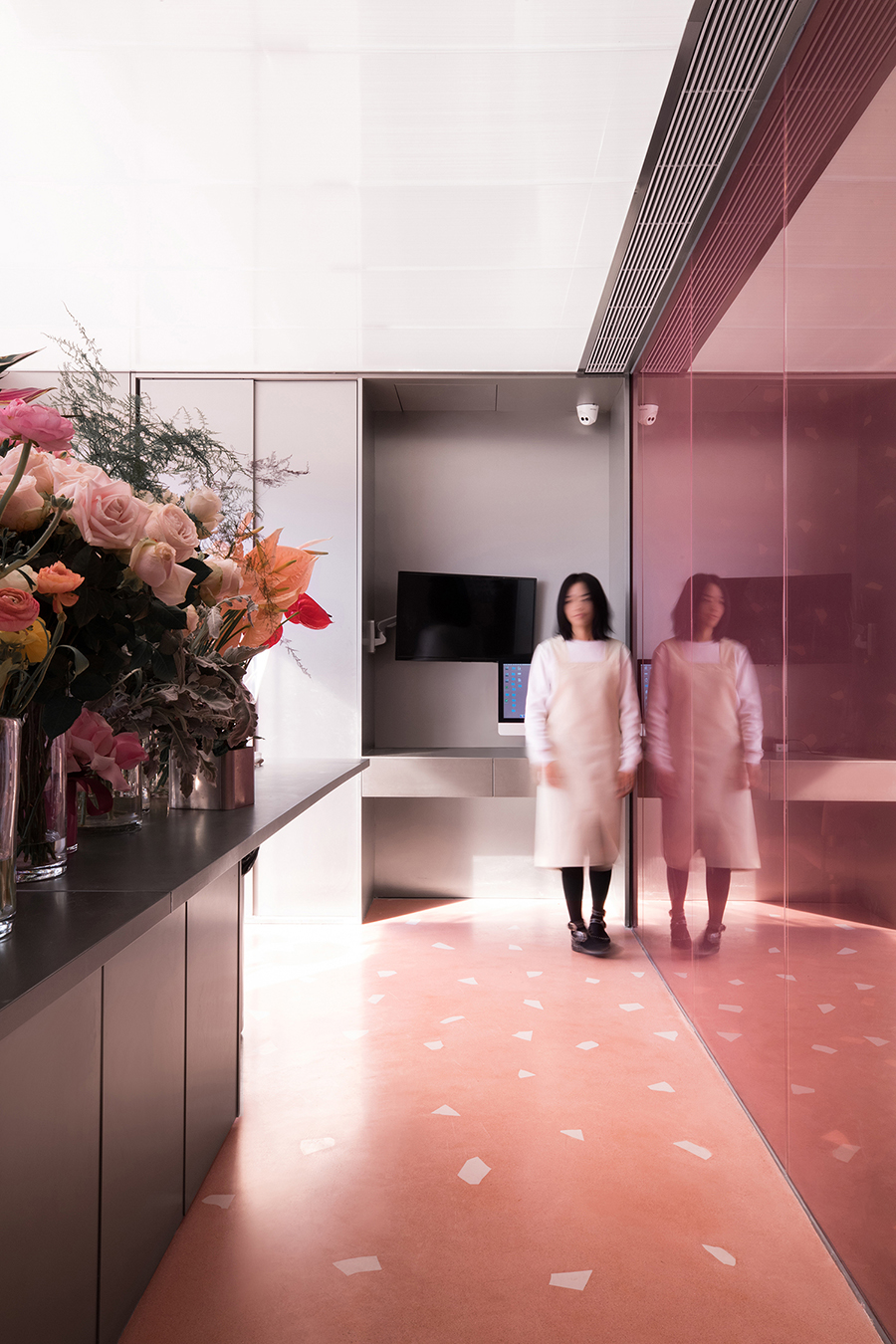 0321 studio conceals restaurant behind flower shop in dongguan, china