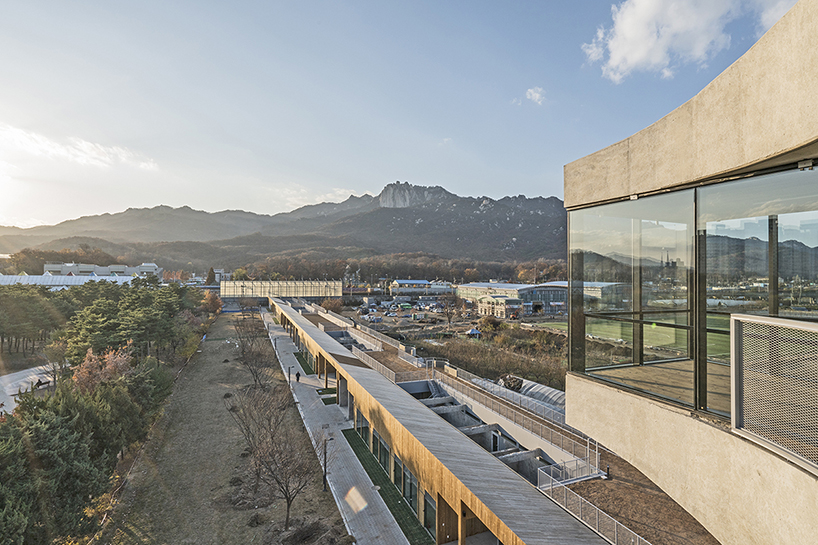core architects converts a concrete military facility in korea into a cultural center