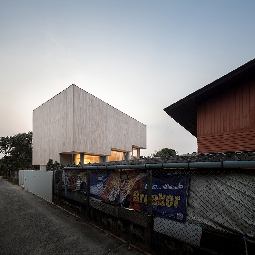 JB house by IDIN architects brings together its owners' two private worlds