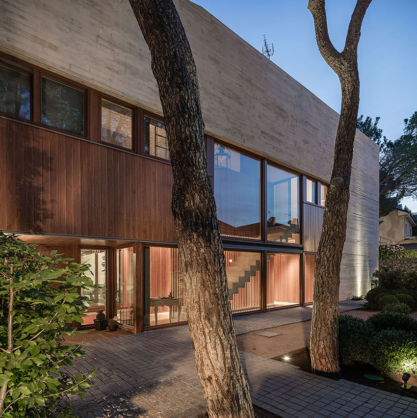 DL+A designs a fortress-like family house in madrid oriented towards a sunny garden